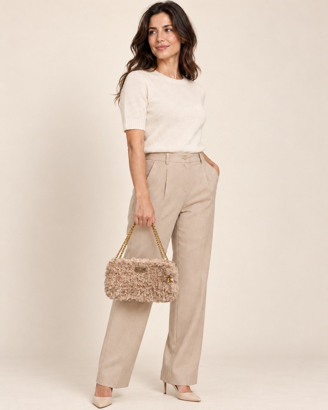 Anteprima IA: modella di riferimento con la borsa Teddy Onda 3