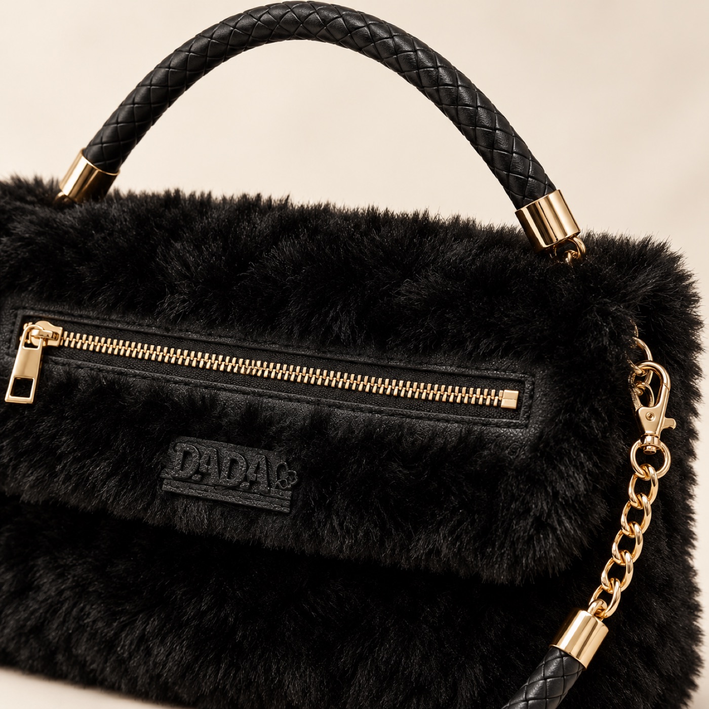 Ricostruzione IA — Teddy ZIP: Manico e tracolla
