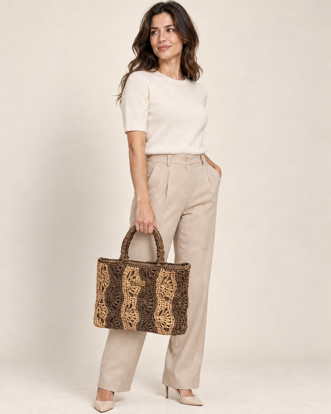 Anteprima IA: modella di riferimento con la borsa Vale